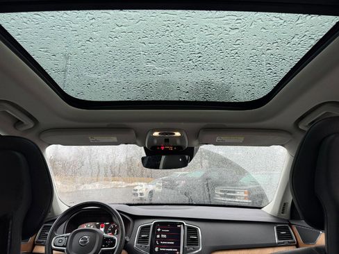 Used 2021 Volvo XC90 T6 Momentum image 23