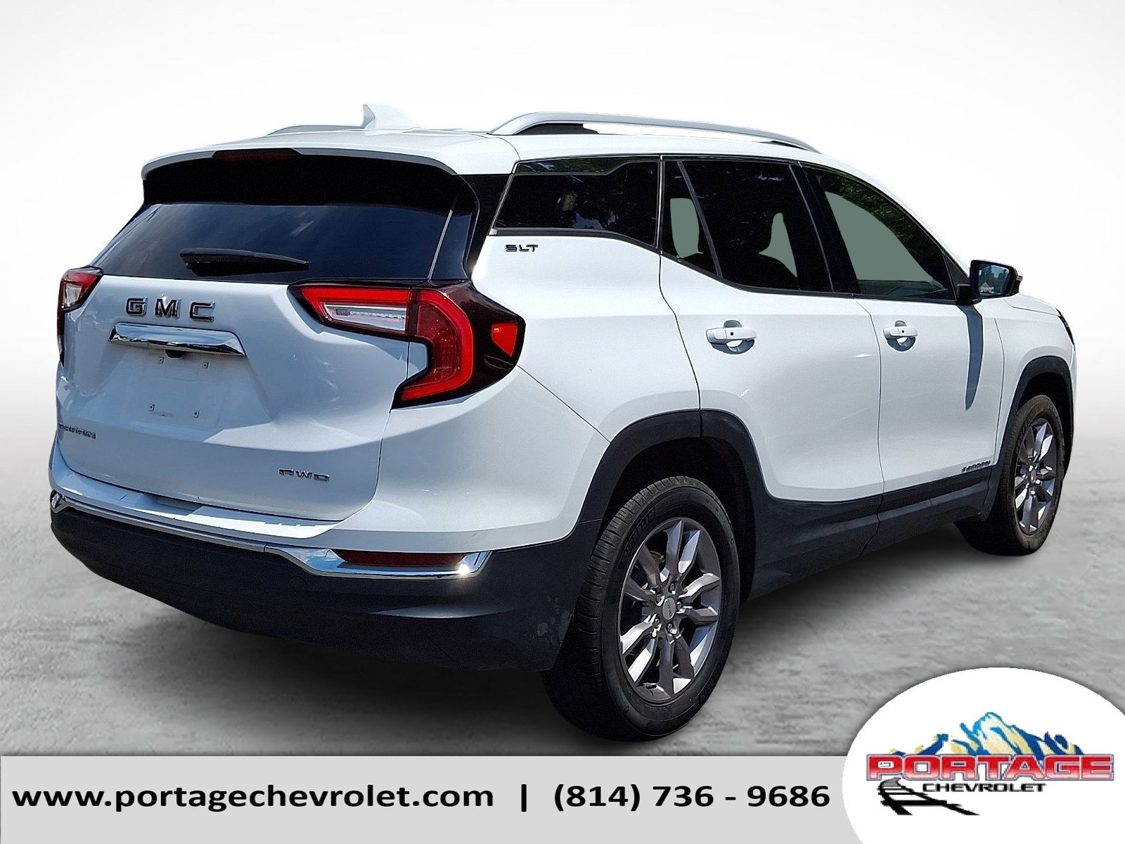Used 2024 GMC Terrain SLT AWD/4WD image 7