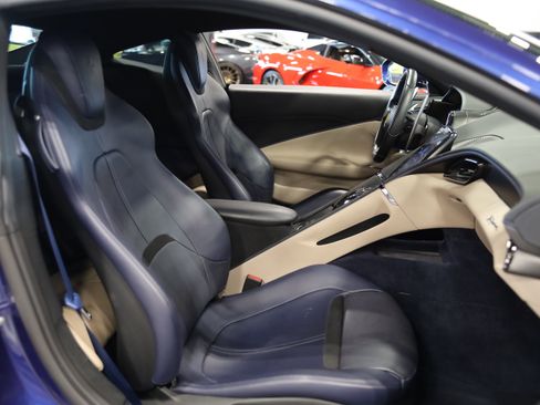 Used 2021 Ferrari Roma RWD image 35