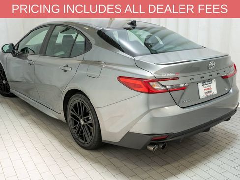 Used 2025 Toyota Camry SE FWD image 3