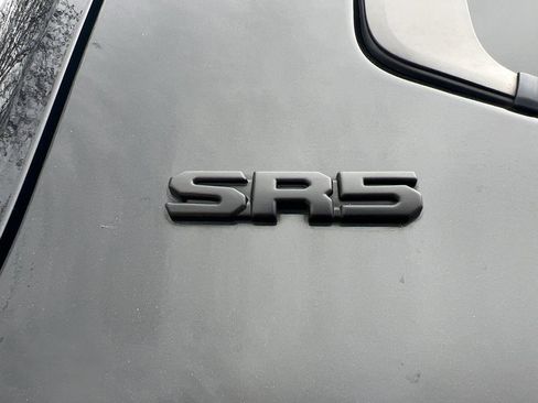 Used 2022 Toyota Tundra SR5 image 9