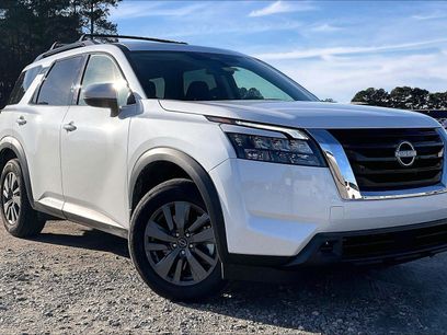 Used 2025 Nissan Pathfinder SV w/ SV Premium Package