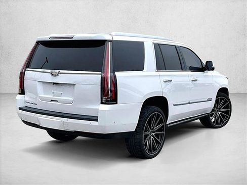 Used 2019 Cadillac Escalade Premium Luxury image 2