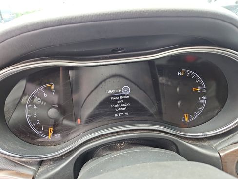 Used 2018 Jeep Grand Cherokee Limited AWD/4WD image 9