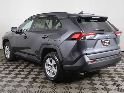 Used 2021 Toyota RAV4 LE AWD/4WD image 6
