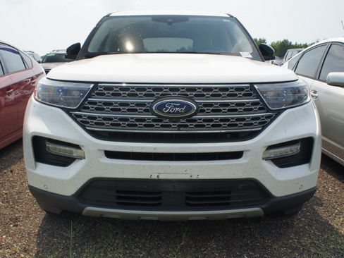 Used 2021 Ford Explorer Limited AWD/4WD image 2