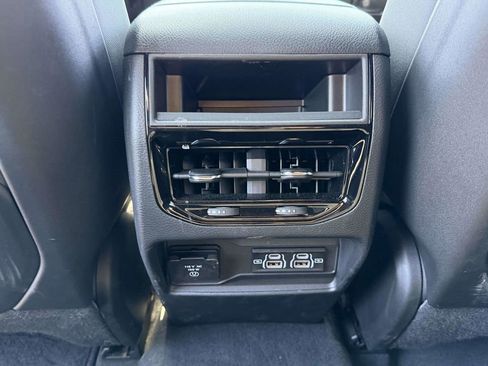 Used 2025 Jeep Grand Cherokee Laredo X w/ Luxury Tech Group I AWD/4WD image 20