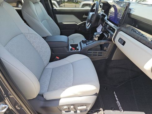 Used 2024 Toyota Tacoma Limited w/ Limited Package (LT) AWD/4WD image 30