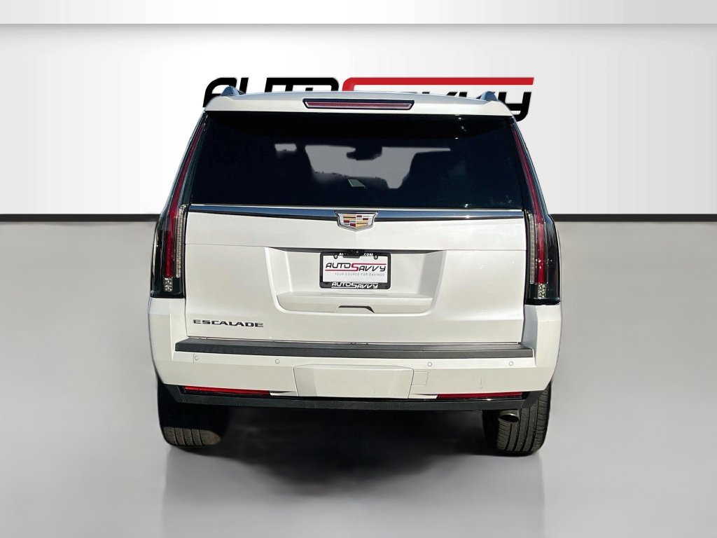 Used 2019 Cadillac Escalade Luxury w/ LPO, Radiant Package RWD image 6