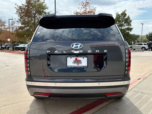 Used 2026 Hyundai Palisade SEL FWD image 7