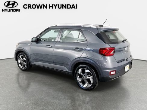 Certified 2025 Hyundai Venue SEL FWD image 7