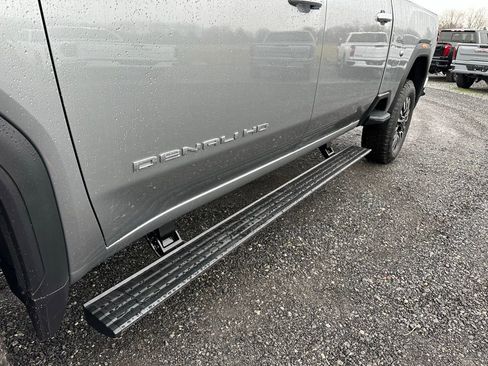 Used 2025 GMC Sierra 3500 Denali Ultimate image 11