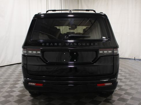 Used 2023 Jeep Grand Wagoneer Series III AWD/4WD image 39