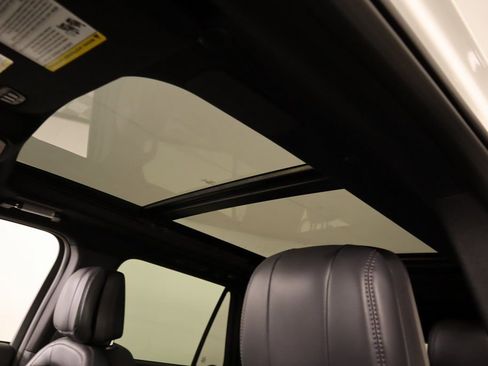 New 2025 Lincoln Navigator Reserve w/ Jet Appearance Package image 16