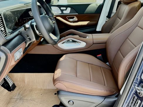New 2026 Mercedes-Benz GLS 450 4MATIC image 19
