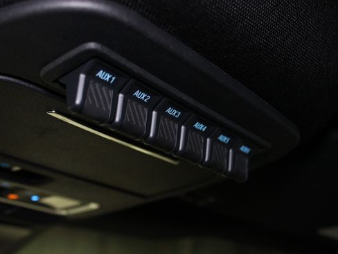 Used 2025 Ford F150 Raptor AWD/4WD image 25