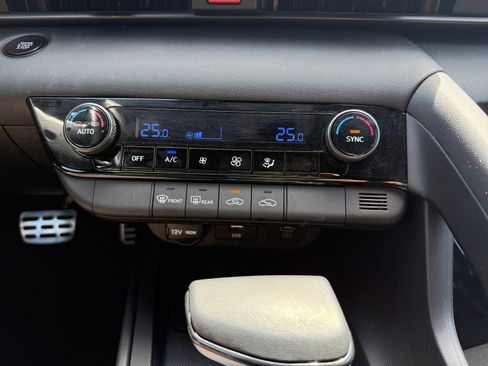 Certified 2025 Hyundai Elantra Sport FWD image 13
