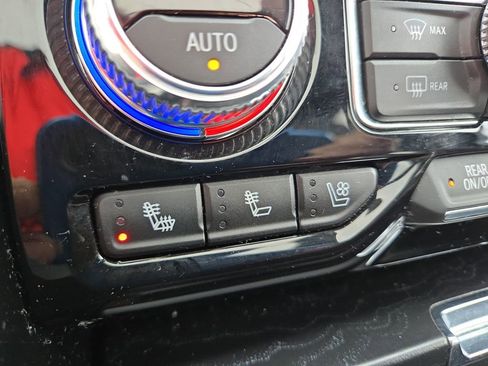 Used 2021 GMC Yukon Denali w/ Denali Ultimate Package image 23