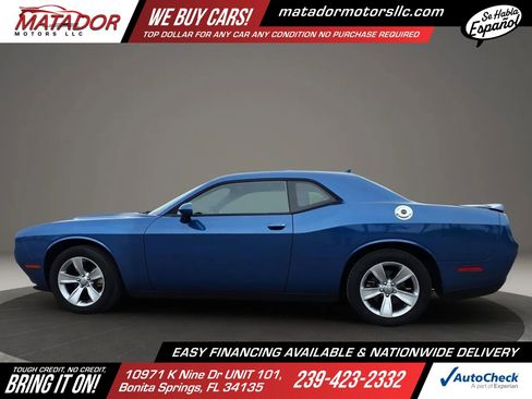 Used 2021 Dodge Challenger SXT RWD image 8