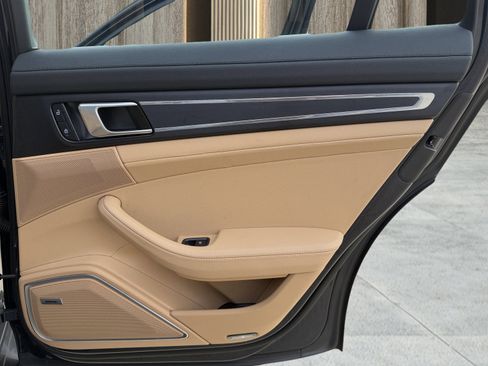 Used 2023 Porsche Panamera 4 Platinum Edition image 68