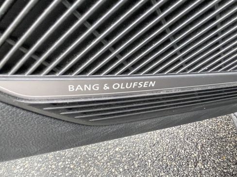 Used 2022 Audi A4 2.0T Premium Plus w/ Premium Plus Package image 12