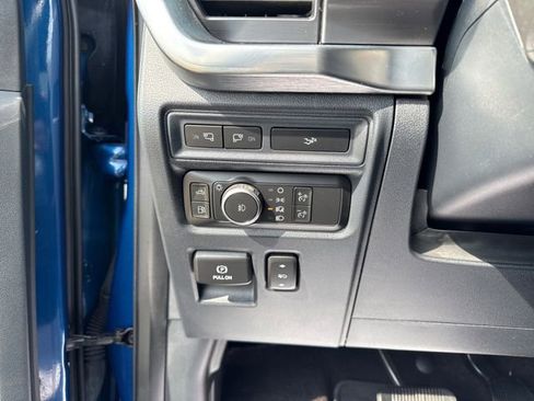 Used 2022 Ford F150 Lariat w/ Equipment Group 502A High AWD/4WD image 18