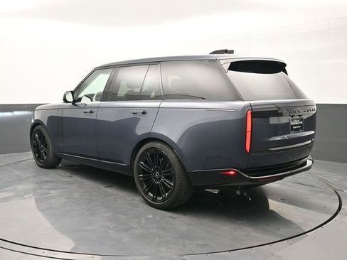 Used 2024 Land Rover Range Rover SE image 3