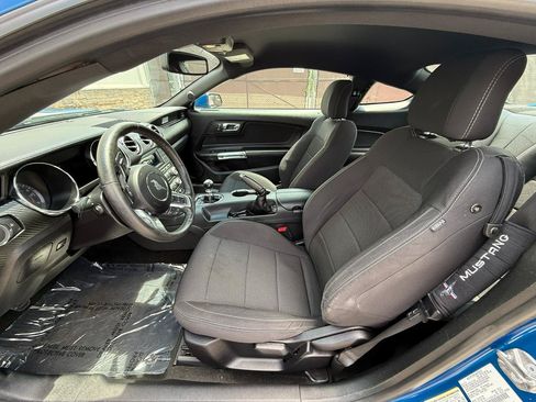 Used 2017 Ford Mustang Coupe RWD image 14