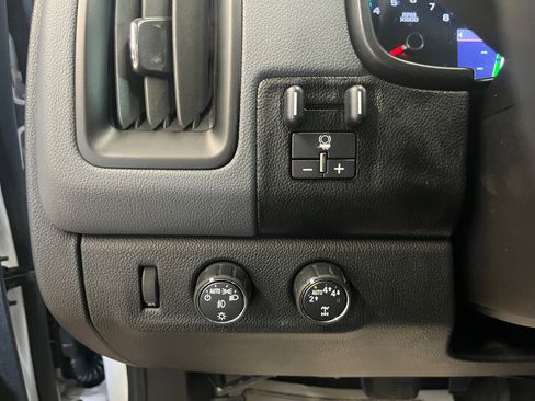 Used 2021 Chevrolet Colorado Z71 w/ Safety Package image 16