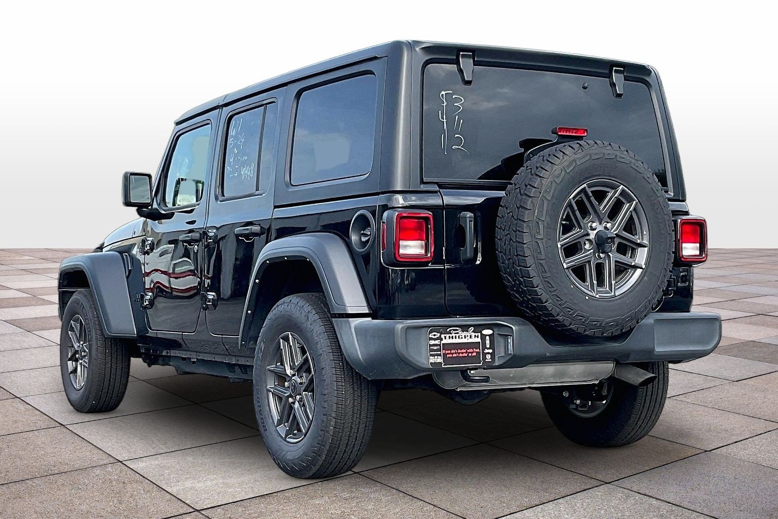 Used 2024 Jeep Wrangler Unlimited Sport AWD/4WD image 2