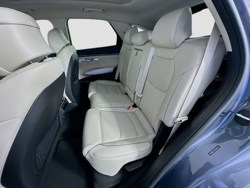 New 2026 Genesis GV70 2.5T Advanced AWD/4WD image 17
