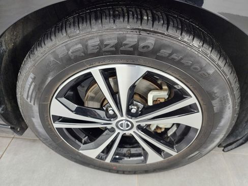 Used 2023 Nissan Sentra SV image 3