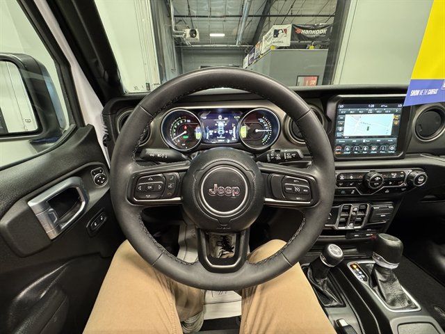 Used 2023 Jeep Wrangler Unlimited w/ Sun & Screen Package AWD/4WD image 28