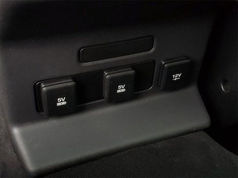 Used 2020 Land Rover Range Rover Velar S image 31