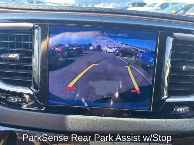 Used 2017 Chrysler Pacifica Touring-L FWD image 17