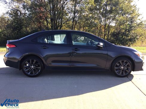 Used 2024 Toyota Corolla SE image 2