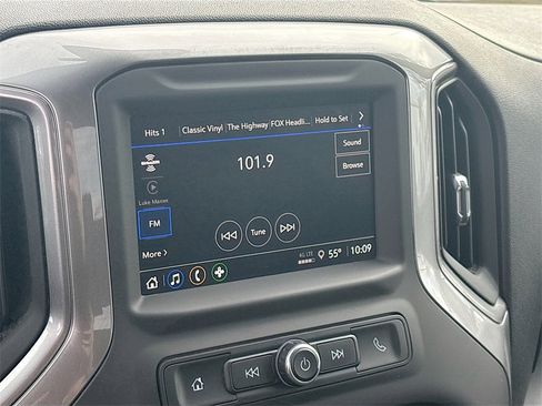 Used 2025 Chevrolet Silverado 2500 Custom w/ Custom Value Package image 15