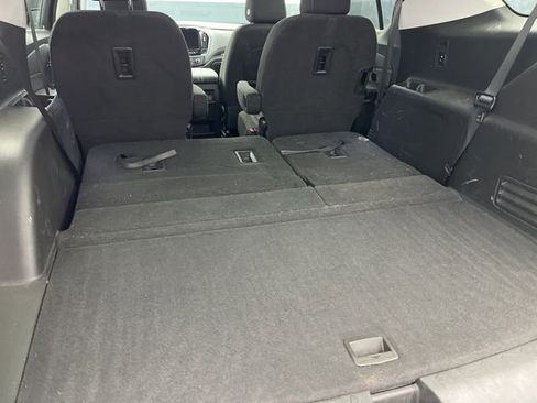 Used 2021 Chevrolet Traverse LT image 20