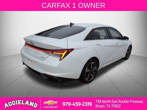 Used 2021 Hyundai Elantra Limited image 4