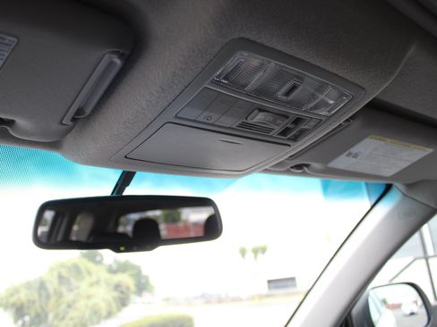 Used 2013 Toyota Highlander SE AWD/4WD image 34