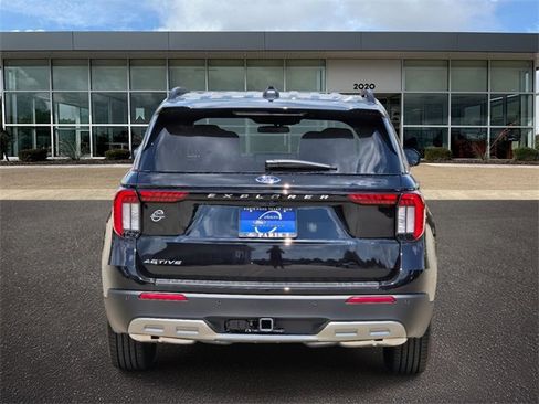 New 2025 Ford Explorer Active w/ Active Comfort Package image 4