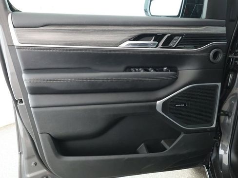 Used 2023 Jeep Wagoneer Series II w/ Premium Group I image 9