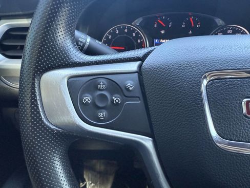 Used 2022 GMC Acadia SLE w/ Driver Convenience Package FWD image 11
