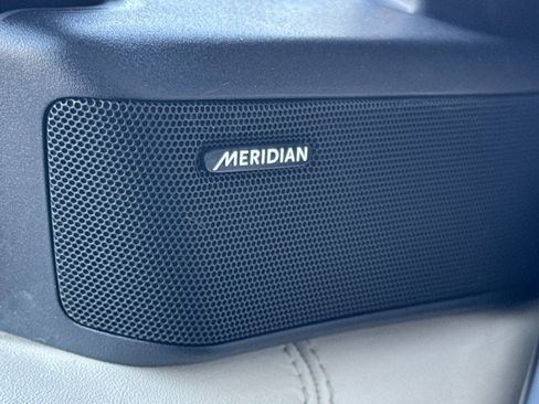 Used 2023 Land Rover Range Rover Long Wheelbase SE image 21