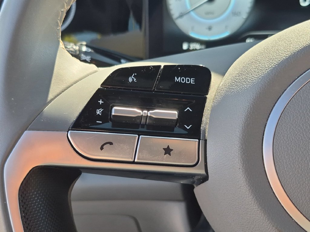 Used 2025 Hyundai Elantra SEL FWD image 21