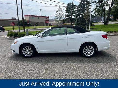 Used 2014 Chrysler 200 Touring FWD image 4