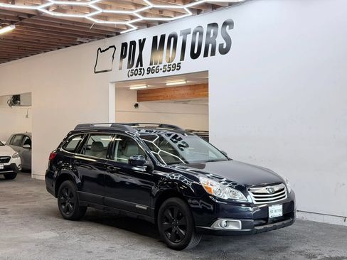 Used 2012 Subaru Outback 2.5i w/ Alloy Wheel Pkg AWD/4WD image 1