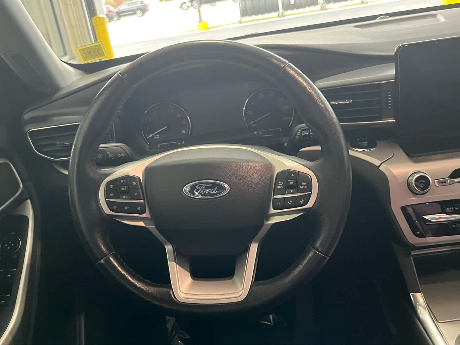 Certified 2023 Ford Explorer XLT w/ Equipment Group 202A AWD/4WD image 15