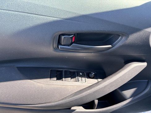 Used 2023 Toyota Corolla LE FWD image 9