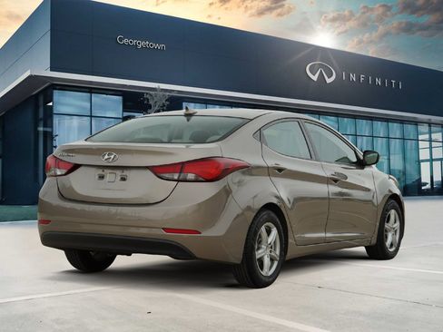 Used 2015 Hyundai Elantra SE image 5